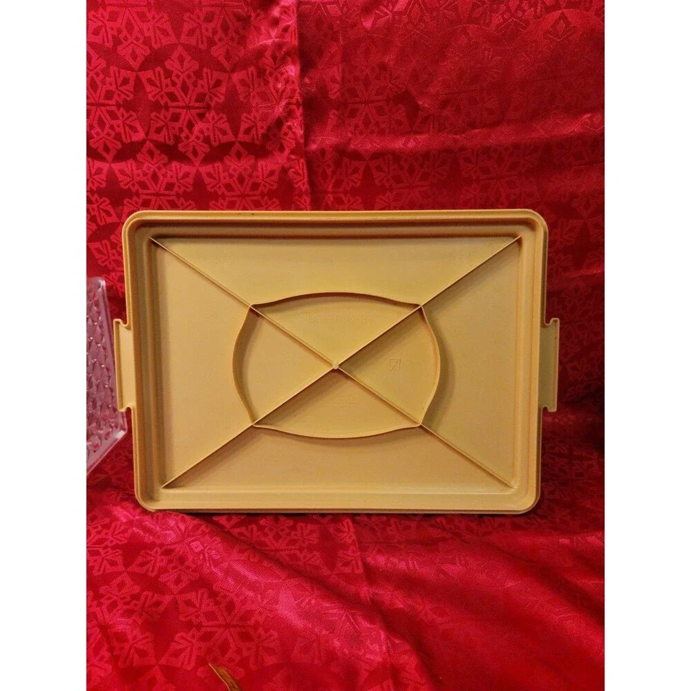 Vintage Tupperware Rectangle Cake Container #622-2 & 623-2